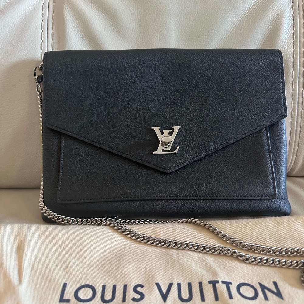Louis Vuitton Lock Me Chain Shoulder Bag